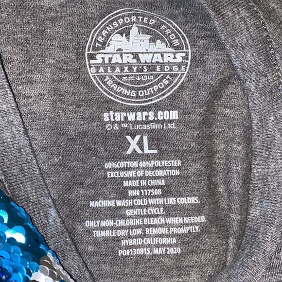 Disney Star Wars Galaxy’s Edge Gray Flip Sequin R2-D2 Droid Tee NWT - Picture 4 of 5